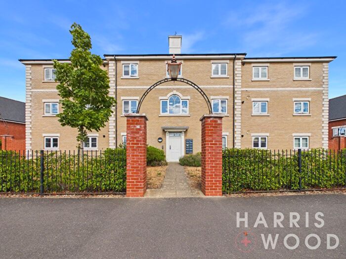 2 Bedroom Flat For Sale In Wildeve Avenue, Colchester, Essex, CO4