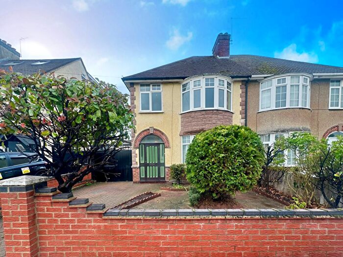 3 Bedroom Semi Detached House To Rent In Brackley Road, Bedford, MK42