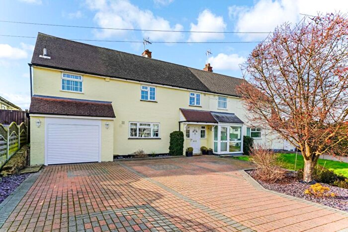 4 Bedroom Semi-Detached House For Sale In Parkfields, Harlow, CM19