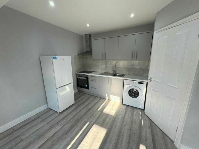 1 Bedroom Flat To Rent In Tilehurst Road, Reading, RG30