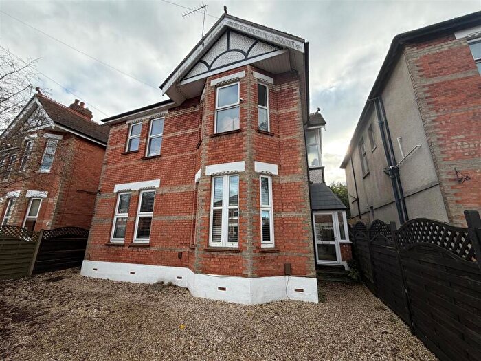 2 Bedroom Flat For Sale In Richmond Wood Road, Queens Park, Bournemouth, BH8