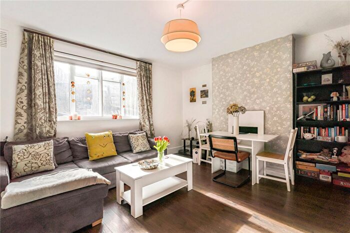 2 Bedroom Flat For Sale In Wynyatt Street, London, EC1V