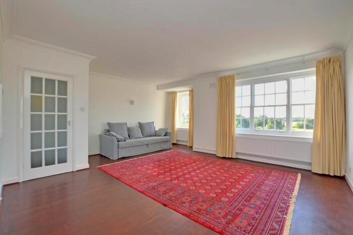 2 Bedroom Flat To Rent In Parkside, Vanbrugh Fields, London, SE3