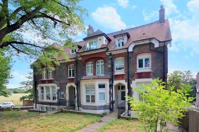 Studio To Rent In Mount View Road, London, N4