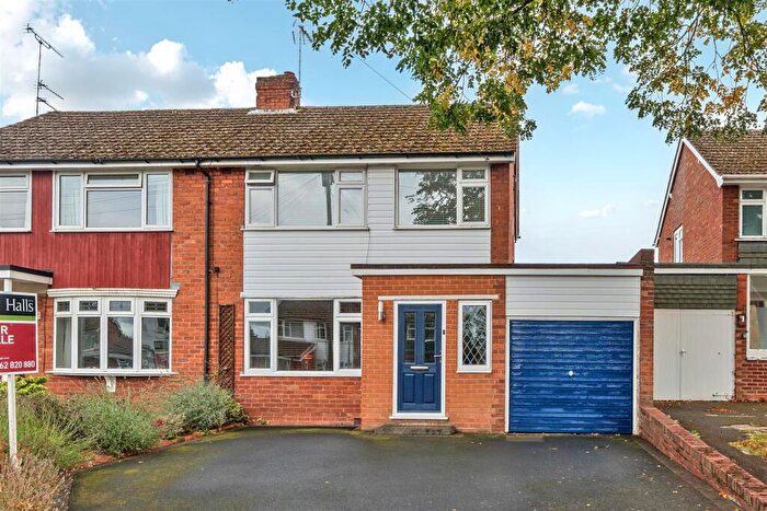 3 Bedroom Semi Detached House For Sale In Crestwood Avenue, Kidderminster, DY11