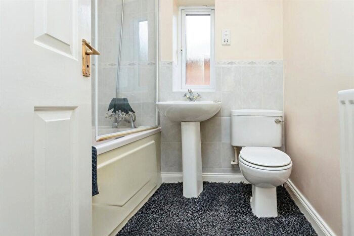 3 Bedroom Detached House For Sale In Longworth Close, Banbury, OX16