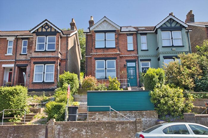3 Bedroom Semi Detached House For Sale In Folkestone Road, Dover, CT17