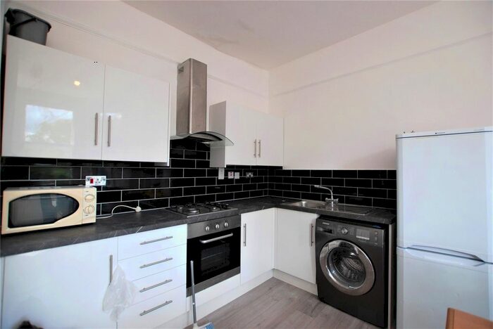 2 Bedroom Flat To Rent In Brighton Terrace, Brixton, SW9