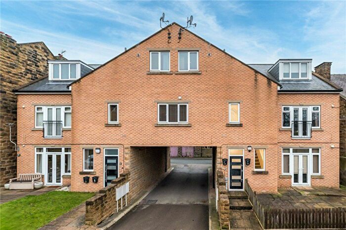 2 Bedroom Flat For Sale In King Street, Morley, Leeds, West Yorkshire, LS27