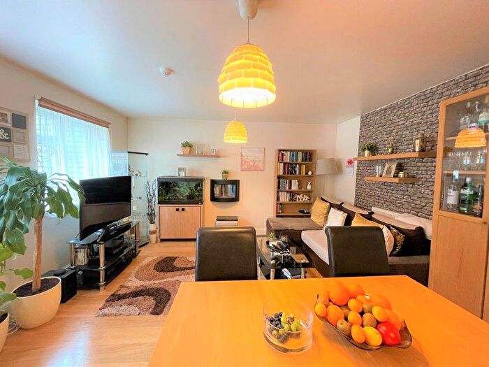 1 Bedroom Flat To Rent In Black Boy Lane, London, N15