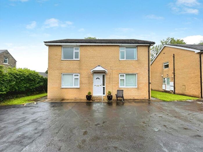 1 Bedroom Flat For Sale In Eccles Court, Bradford, BD2