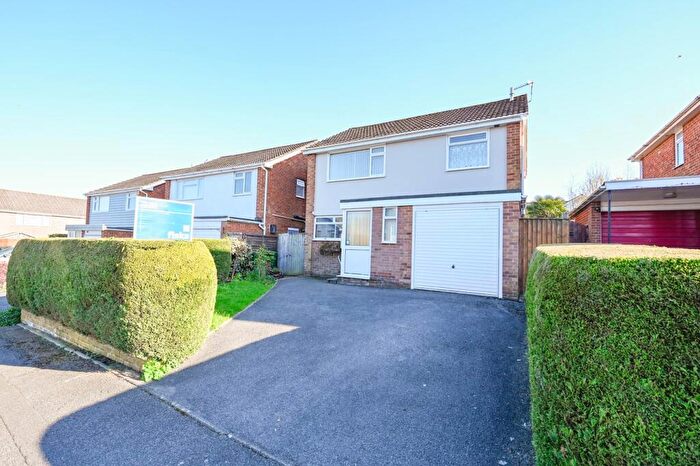 3 Bedroom Detached House For Sale In Rempstone Road, Wimborne, BH21