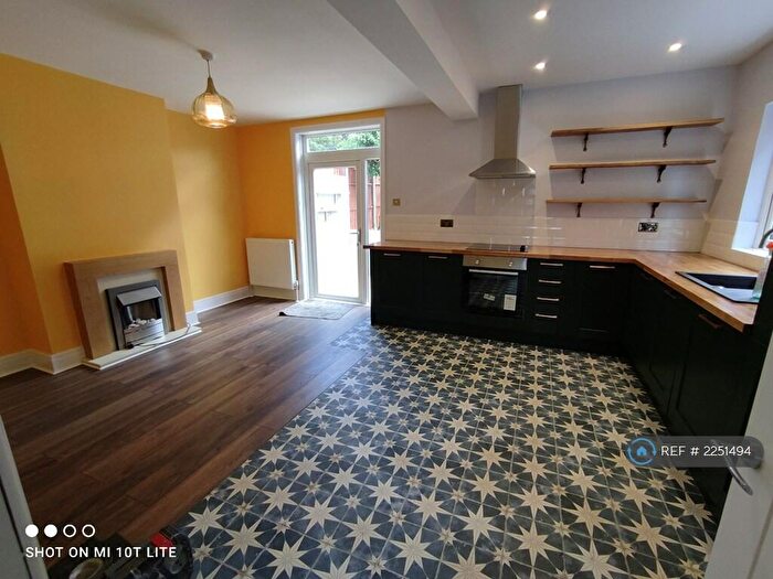 3 Bedroom Semi-Detached House To Rent In Prince Of Wales Avenue, Southampton, SO15