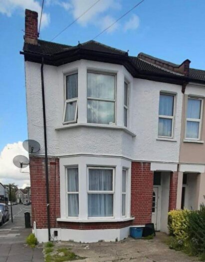 1 Bedroom Flat To Rent In Wellesley Road Ilford, IG1