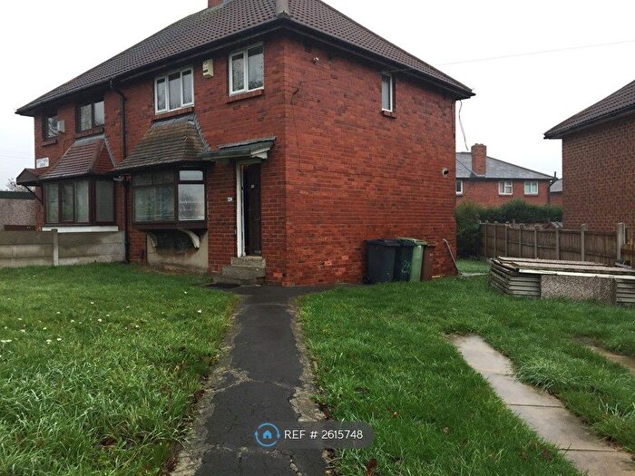 3 Bedroom Semi-Detached House To Rent In Scott Hall Road, Leeds, LS7