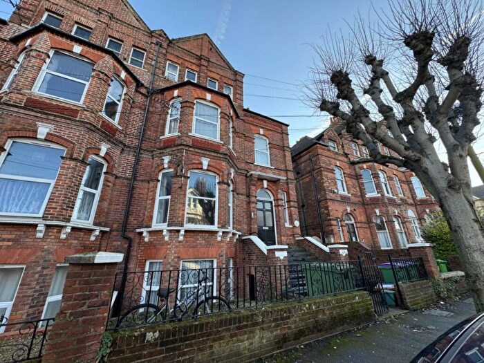 1 Bedroom Flat To Rent In Millfield, Folkestone, CT20