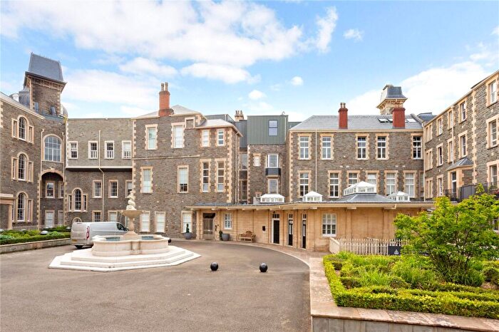 2 Bedroom Apartment To Rent In Guinea Street, Bristol, Somerset, BS1