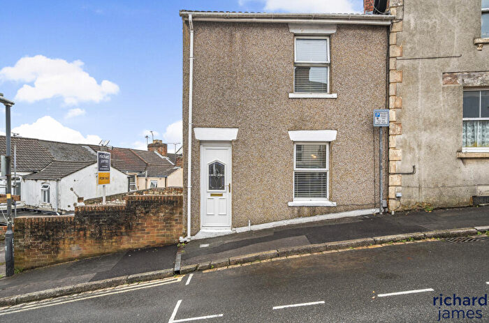 3 Bedroom End Of Terrace House For Sale In Prospect Hill, Old Town, Swindon, SN1