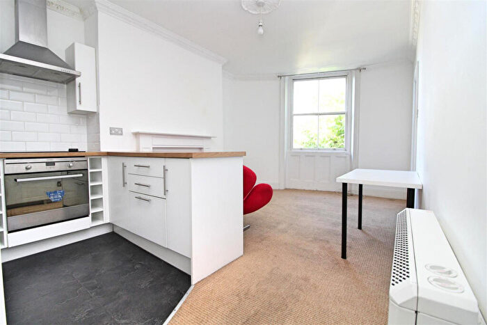 1 Bedroom Apartment For Sale In Brunswick Road, Hove, BN3