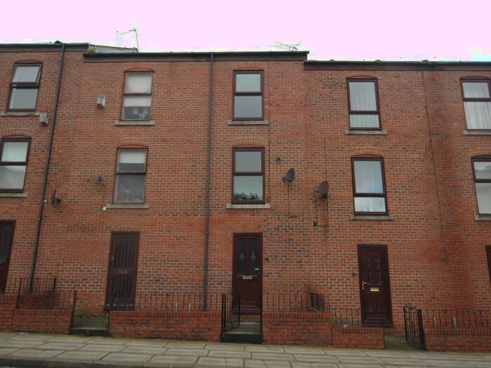 2 Bedroom Town House To Rent In Barleycorn Place, Sunderland, Off Toward Road, SR1