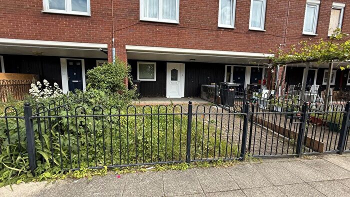 1 Bedroom Flat To Rent In Seven Sisters, Tottenham, N15