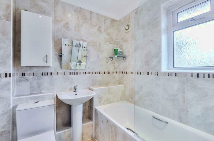 5 Bedroom Detached House For Sale In Merrow, Guildford, Surrey, GU4