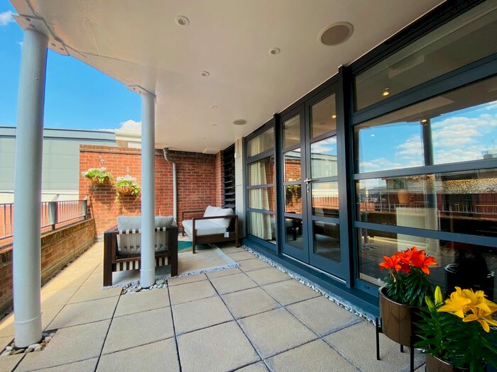 3 Bedroom Flat To Rent In Maxim, Lionel Street, Birmingham, B3