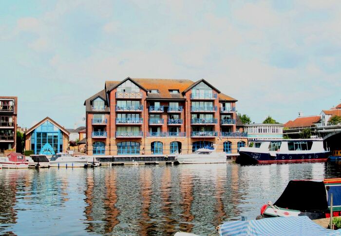 2 Bedroom Flat To Rent In Becketts Place, Hampton Wick, Kingston Upon Thames, KT1