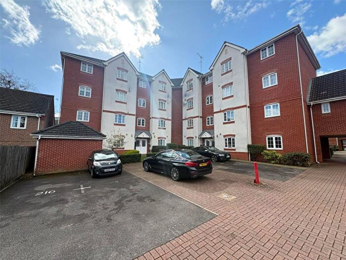 2 Bedroom Flat To Rent In Woodland Walk, Aldershot, Hampshire, GU12