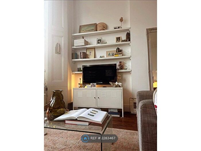 2 Bedroom Flat To Rent In Campden Grove, Jq, W8