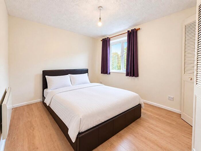 1 Bedroom Barn Conversion For Sale In Elmore Close, Wembley, HA0
