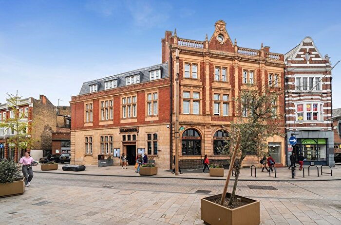 2 Bedroom Flat For Sale In East Street, Bromley, Kent, BR1