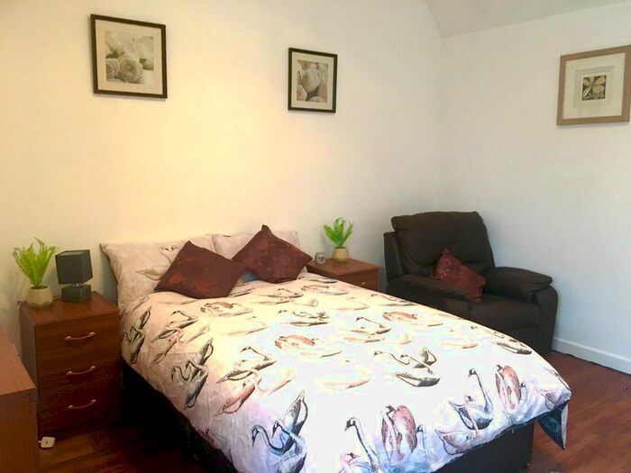 Studio To Rent In Pinfold Street, Wednesbury, WS10