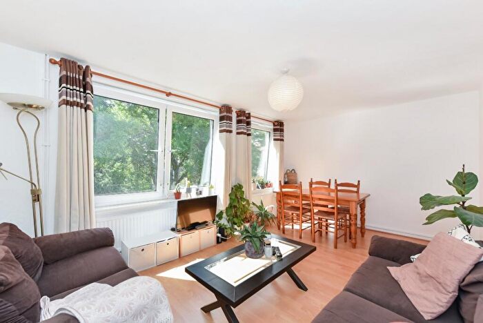 3 Bedroom Apartment To Rent In Spring Gardens, N5