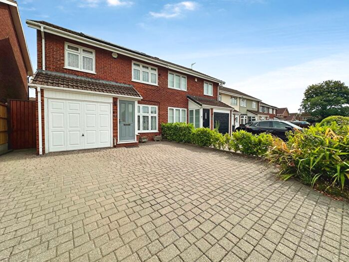 3 Bedroom Semi Detached House For Sale In Ainsworth Road, Wolverhampton, WV10