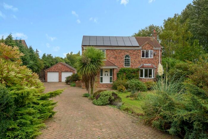 4 Bedroom Detached House For Sale In Ash Lodge, Newland, Selby, YO8