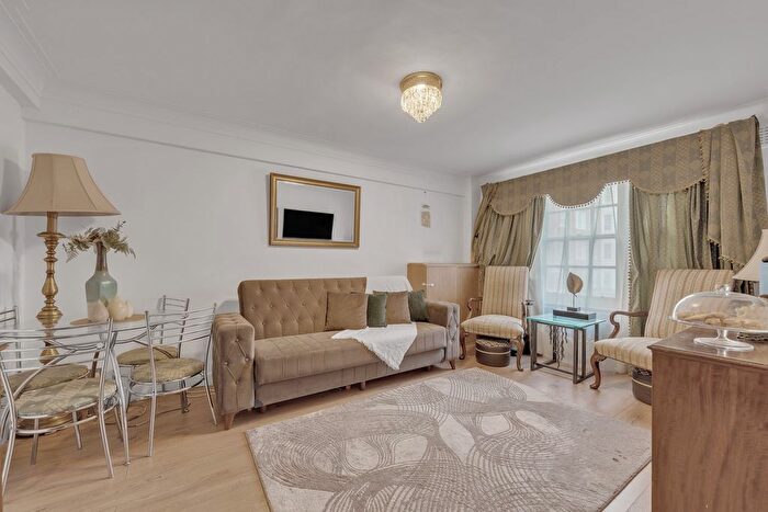 1 Bedroom Flat For Sale In Edgware Road, London, W2