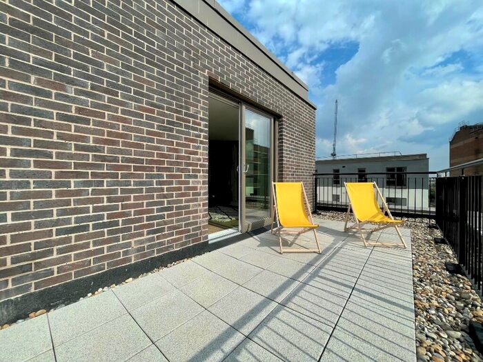 3 Bedroom Apartment To Rent In Lower Essex Street, Birmingham, B5