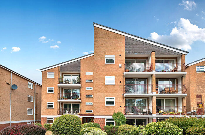 1 Bedroom Apartment For Sale In Waylands Mead, Beckenham, BR3