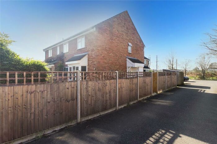 2 Bedroom Terraced House To Rent In Lincoln Crescent, Biggleswade, Bedfordshire, SG18