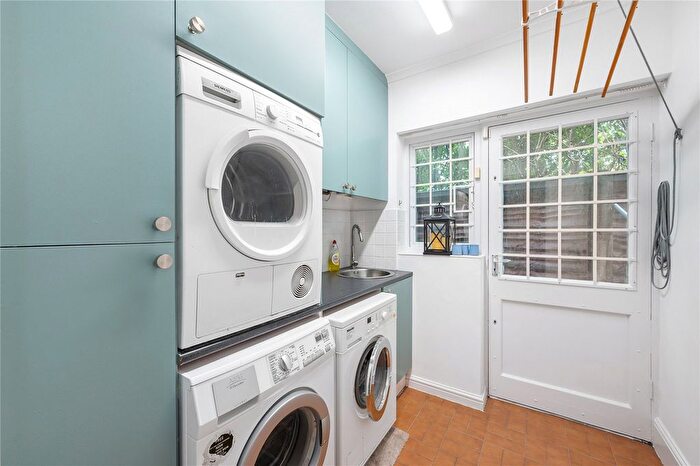 5 Bedroom Detached House For Sale In Helme Close, Wimbledon, London, SW19