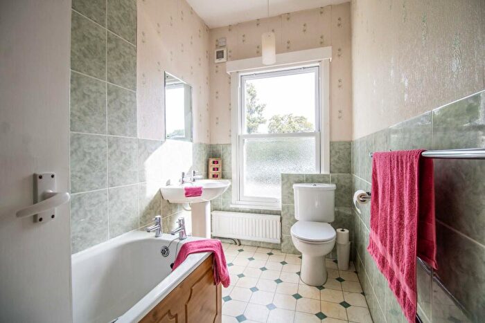 3 Bedroom Terraced House For Sale In Newmarket Road, Cambridge, CB5