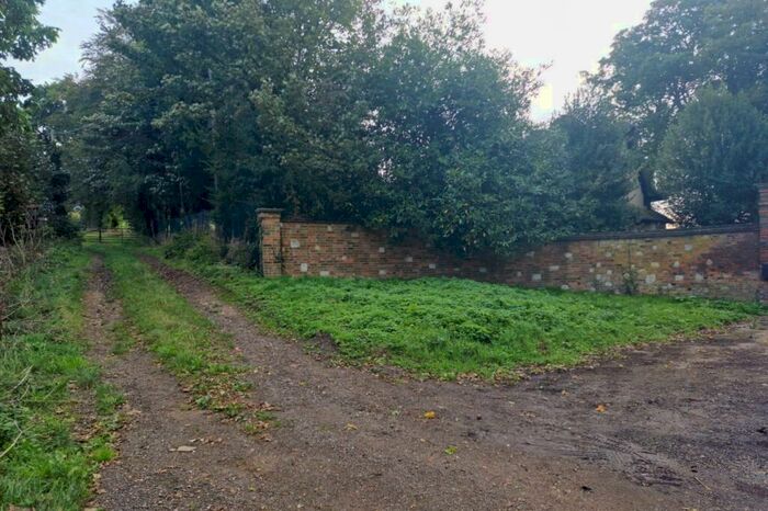Land For Sale In Adjoining Access Road To Cell Park Estate, New Lodge, Dunstable Road, St. Albans, AL3