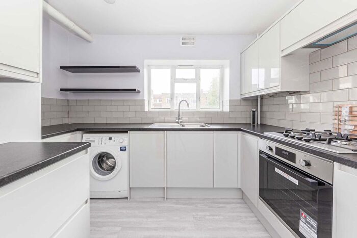 3 Bedroom Flat To Rent In Gap Road, London, SW19