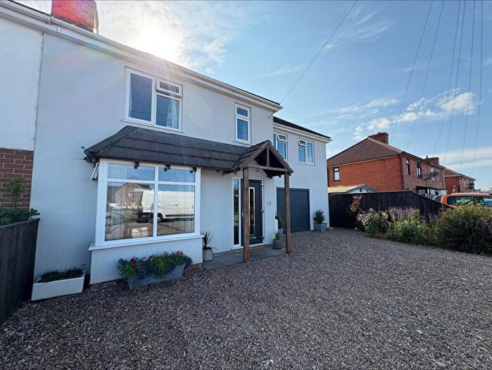 4 Bedroom Semi-Detached House For Sale In Spinney Close, Grimoldby, Louth, LN11