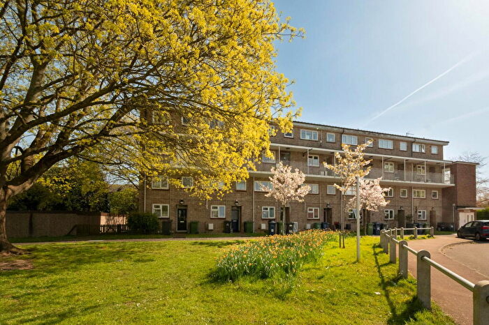 2 Bedroom Duplex For Sale In Hawkins Road, Cambridge, CB4