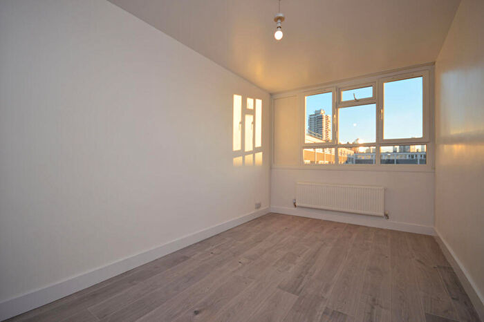 2 Bedroom Flat To Rent In Beckley House, Tower Hamlets, E3