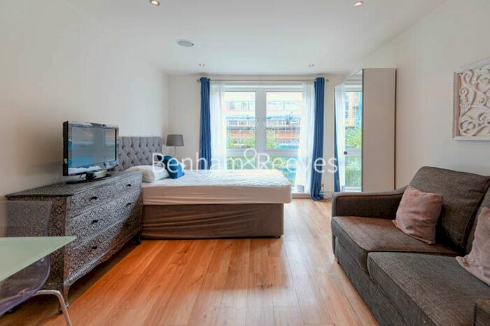 Studio To Rent In Park Street, Chelsea, SW6