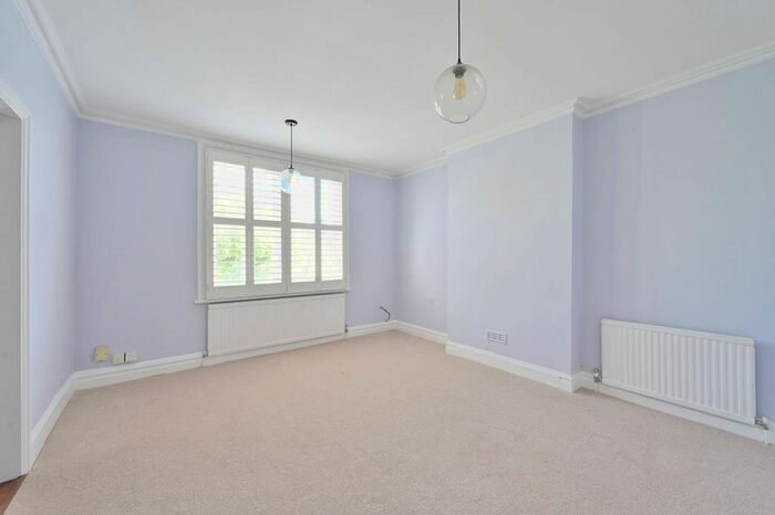 2 Bedroom Flat To Rent In Lambton Road, West Wimbledon, London, SW20
