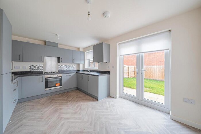 3 Bedroom Town House To Rent In Horwood Drive, Gedling, Nottingham, NG4